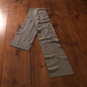 Cold water creek gray scarf